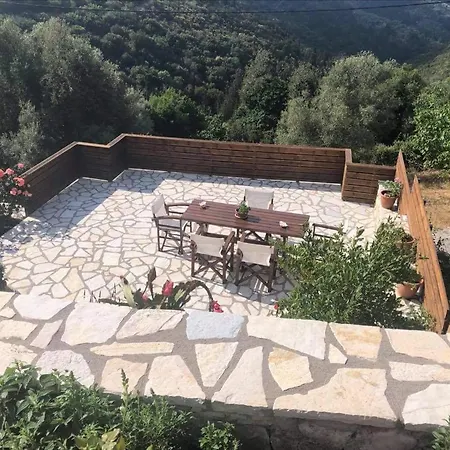 Livas Διαμέρισμα Kávallos